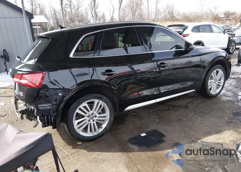 2018 Audi Q5 2.0T Premium/2.0T Tech Premium z USA, uszkodzony, nr VIN WA1BNAFY9J2218600